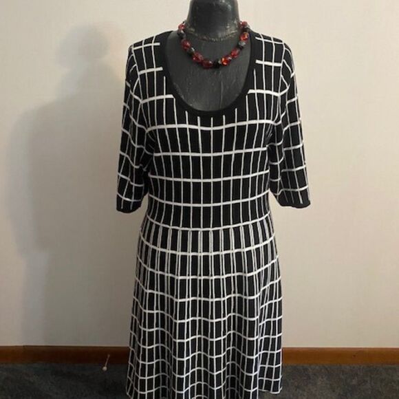Lane Bryant Dresses & Skirts - Lane Bryant Black White Windowpane Fit & Flare dress, size 14/16